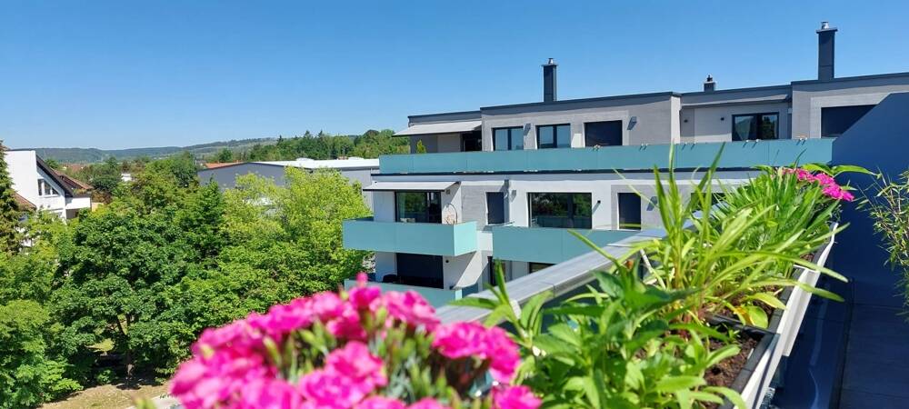 Exklusive neuwertige DG-Wohnung mit Dachterrasse, Aufzug & Veste-Blick – Energieeffizienzklasse A+, 96487 Dörfles-Esbach