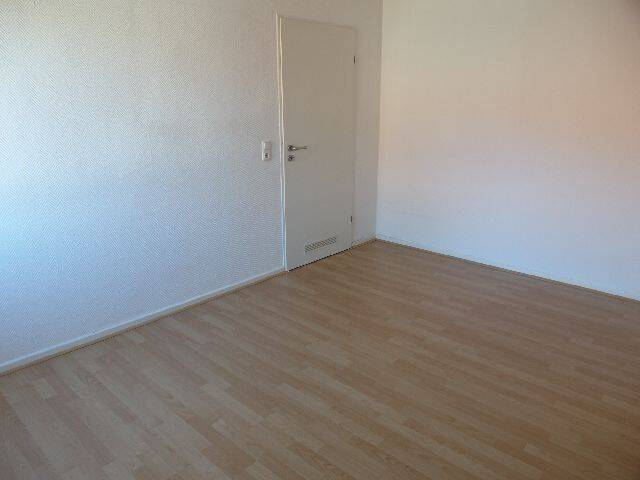 Ruhige helle moderne große 2 Zimmer-Wohnung mit neuem Bad, Einbauküche und Garten in Bad Eilsen!, 31707 Bad Eilsen