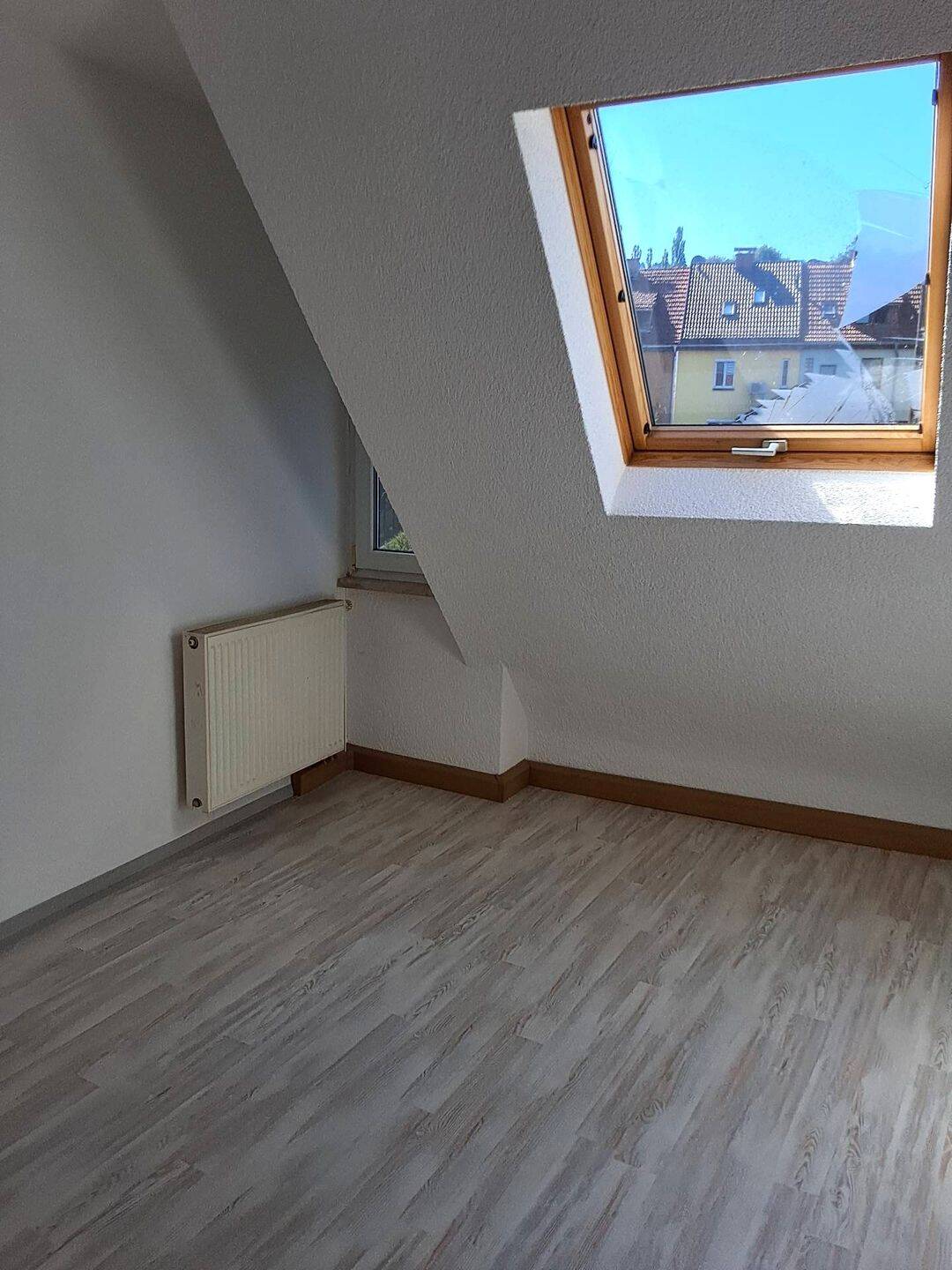 Gemütliche 3 Zimmer Dachgeschoßwohnung in bevorzugter Lage, 98617 Belrieth