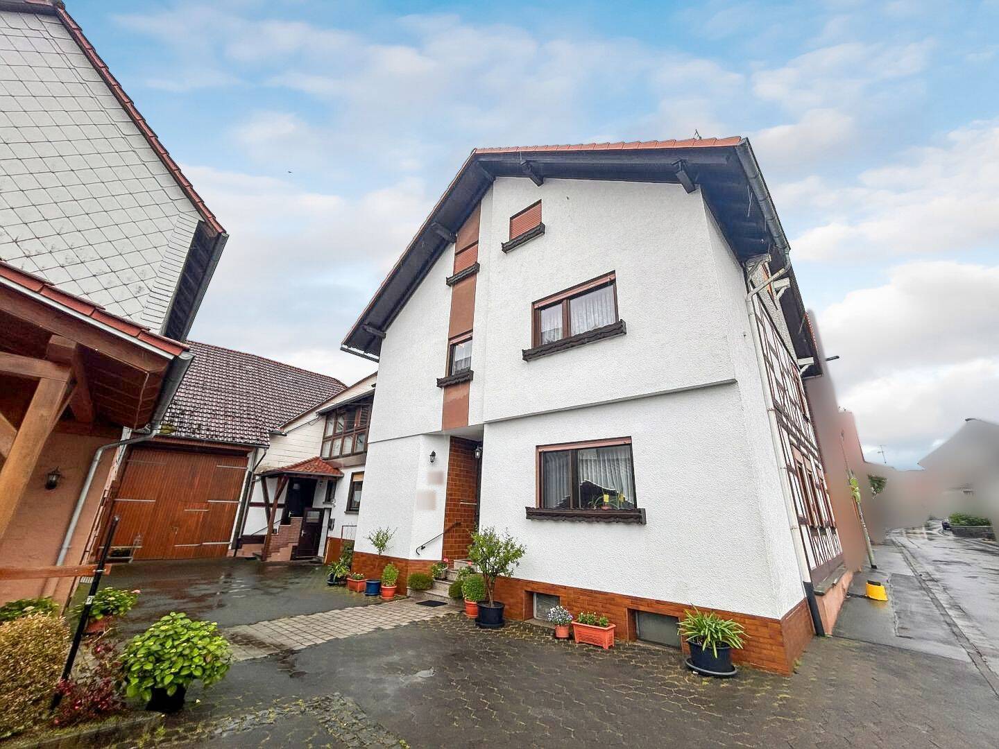 Historisches Wohnhaus mit Saal, Scheune und vielfältigen Möglichkeiten in Schotten, 63679 Schotten
