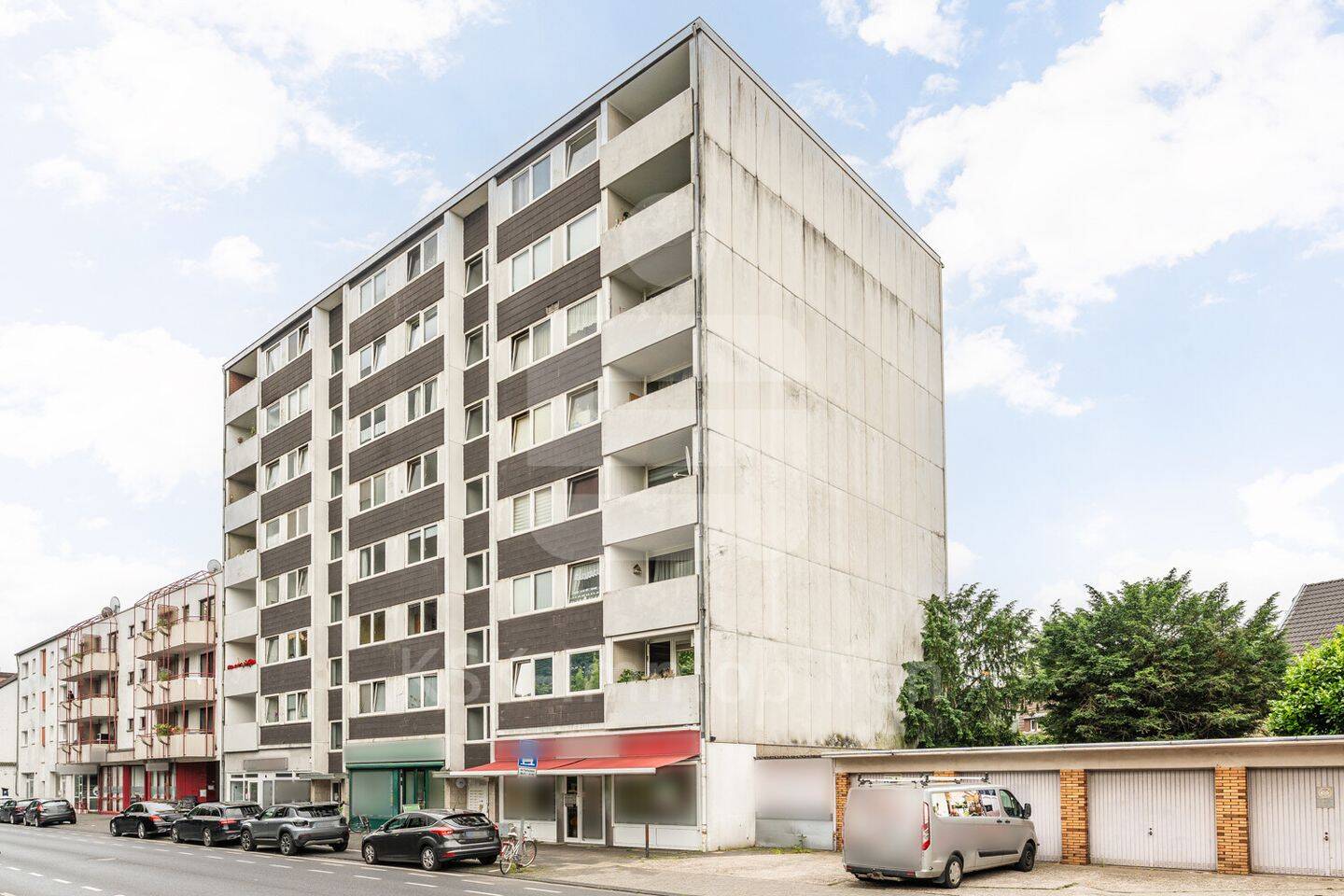 Kompaktes Apartment mit Tiefgaragenstellplatz in zentraler Lage von Köln-Porz, 51143 Köln (Porz Langel Zündorf)