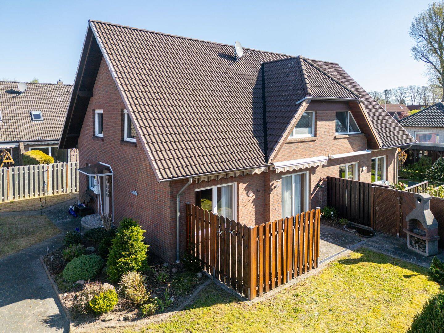 Charmante Doppelhaushälfte mit 3 Schlafzimmern in ruhiger Lage, Garten und Garage, 27777 Ganderkesee