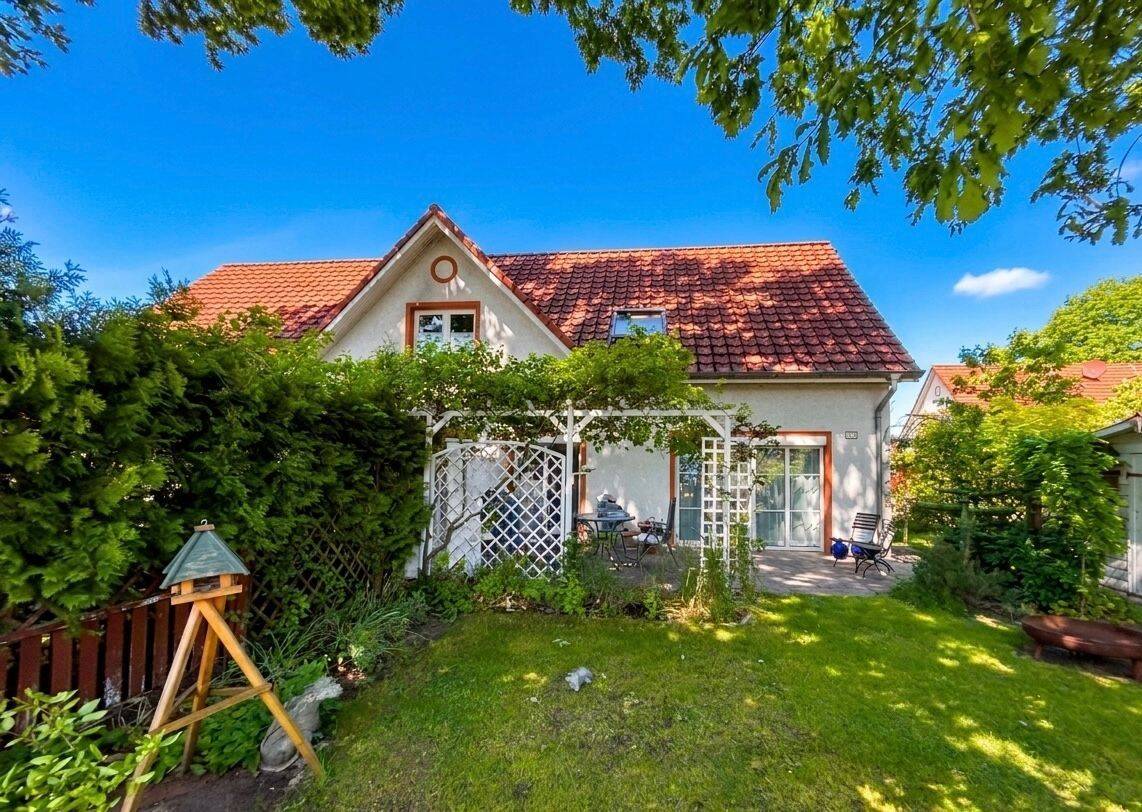 Grüne Oase zum Wohlfühlen – Charmante Doppelhaushälfte mit schönem Garten in Kaltenkirchen, 24568 Kaltenkirchen