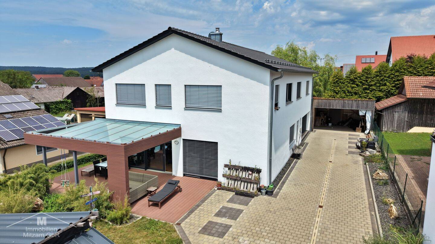 Effizienzhaus 40 mit Einliegerwhg., Doppelgarage und Carport in Naturlage von Breitenbrunn/Dürn, 92363 Breitenbrunn