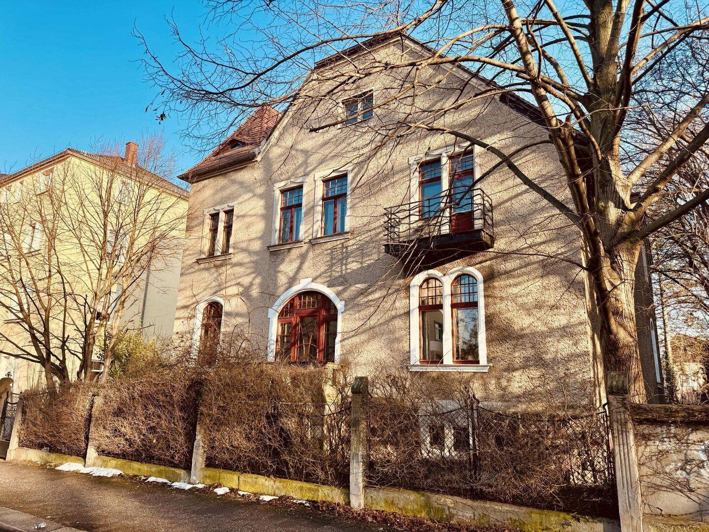 Stilvolle Altbauwohnung mit historischem Charme, Ausbaureserve und traumhaftem Gartengrundstück!, 1157 Dresden