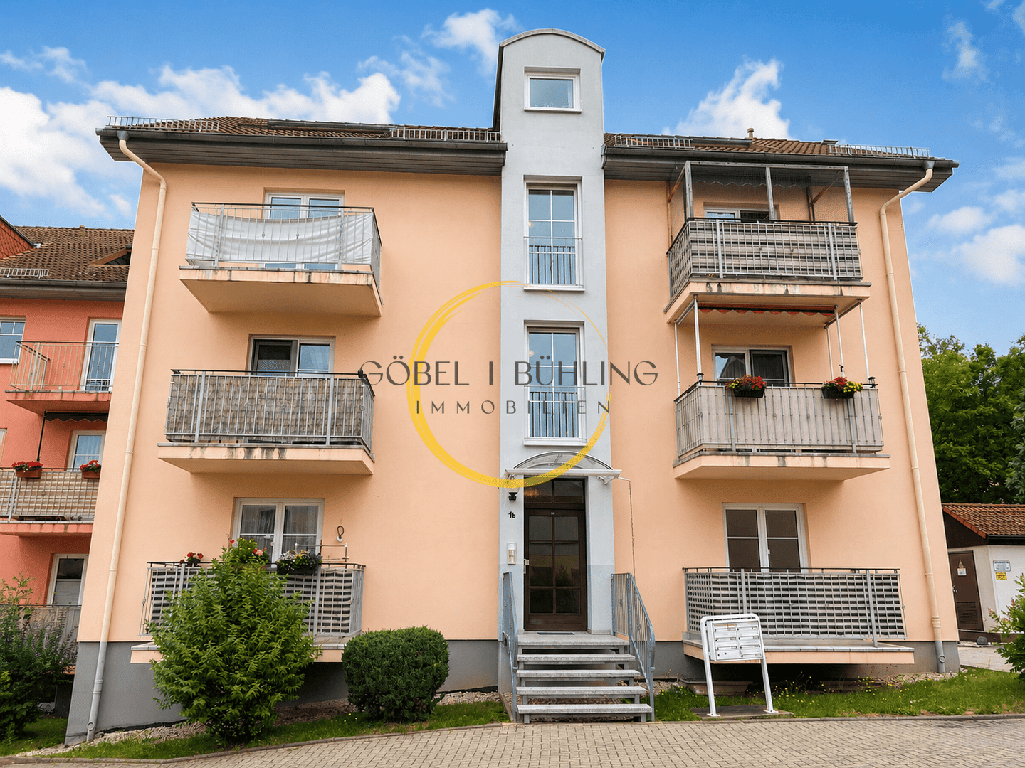 Frisch renoviert & Osterburg-Blick! 2-Zimmer-Wohnung mit Balkon & Stellplatz in ruhiger Lage Weidas, 7570 Endschütz