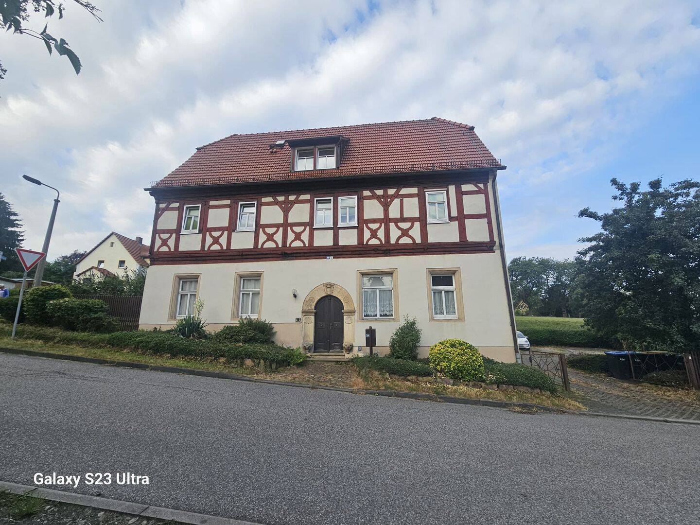 Gemütlich 3-Raum-DG-Wohnung im idyllischen Kohren-Sahlis (Frohburg), 4654 Frohburg