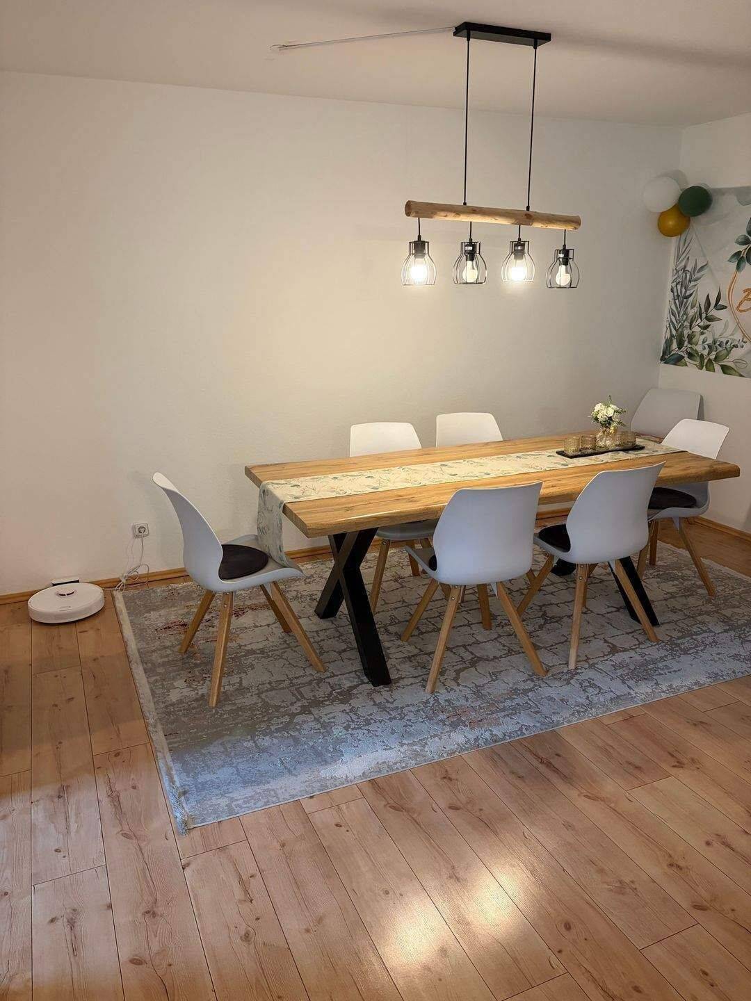 Stilvoll modernisierte 4-Zimmer-Wohnung mit Garage & zwei Balkonen, 72458 Albstadt