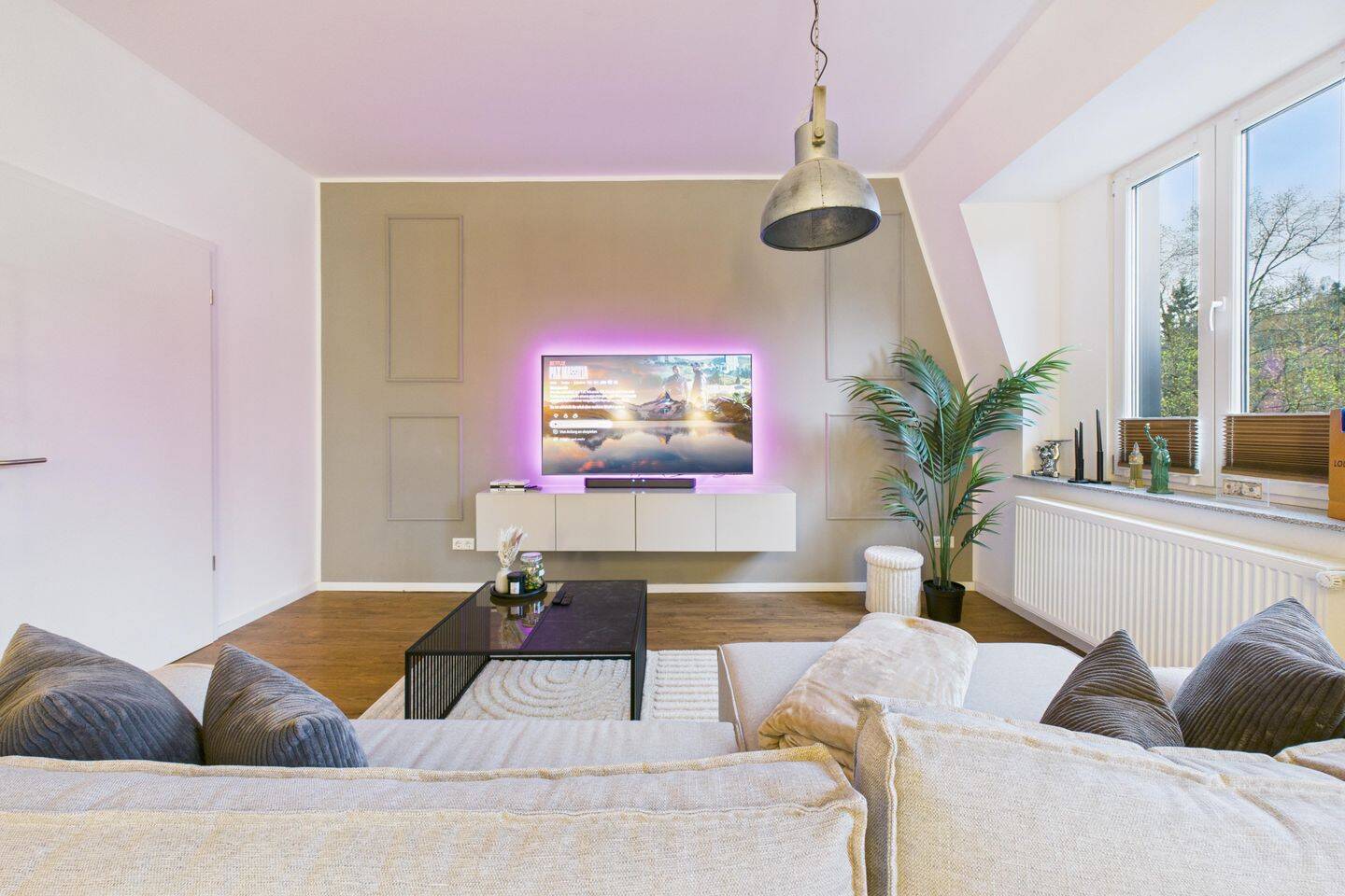 Kernsanierte Dachgeschosswohnung mit ca. 139 m² Grundfläche und Potenzial für Maisonette-Ausbau, 42281 Wuppertal (Barmen)