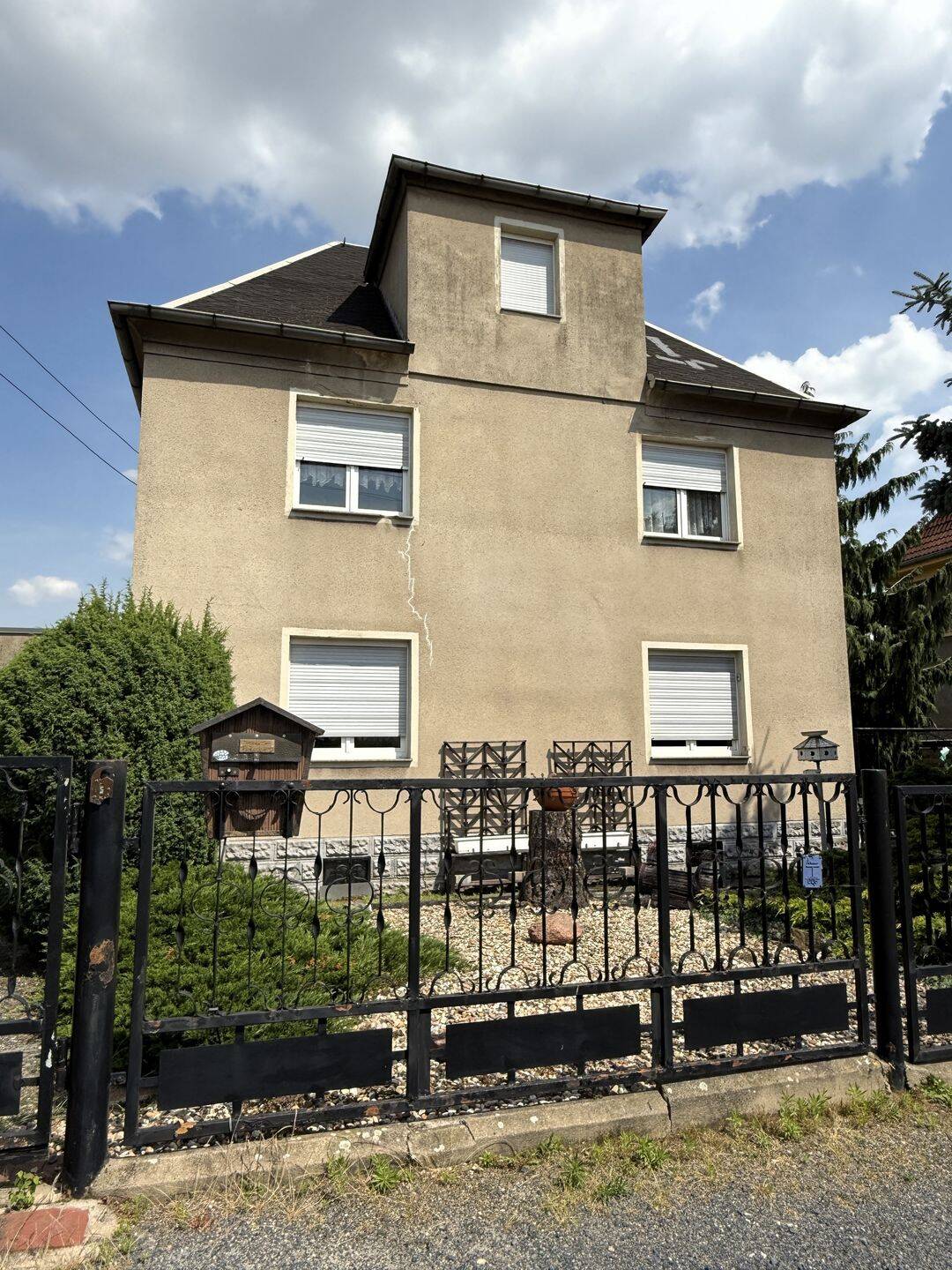 Wohnen in Gröba – EFH mit Potenzial auf sonnigem Grundstück!, 1591 Riesa
