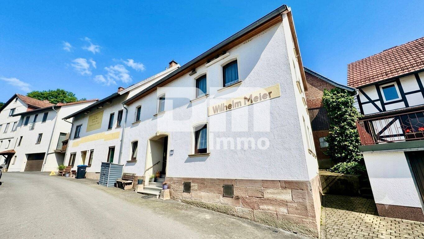 Großzügiges Einfamilienhaus mit moderner Heizung + Kachelofen in Arenshausen, 37318 Arenshausen