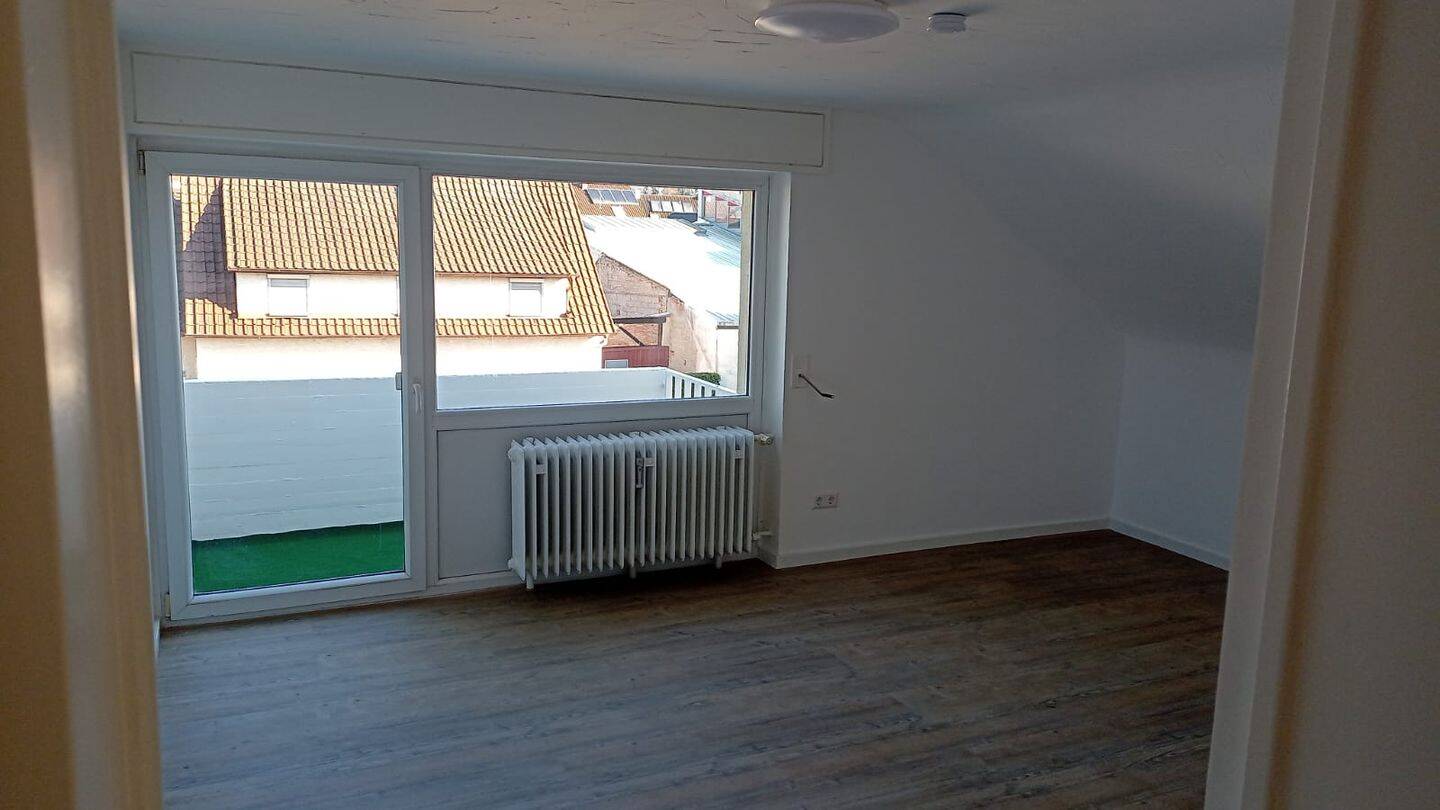 Helle freundliche Dachgeschosswohnung mit EBK, 77972 Mahlberg