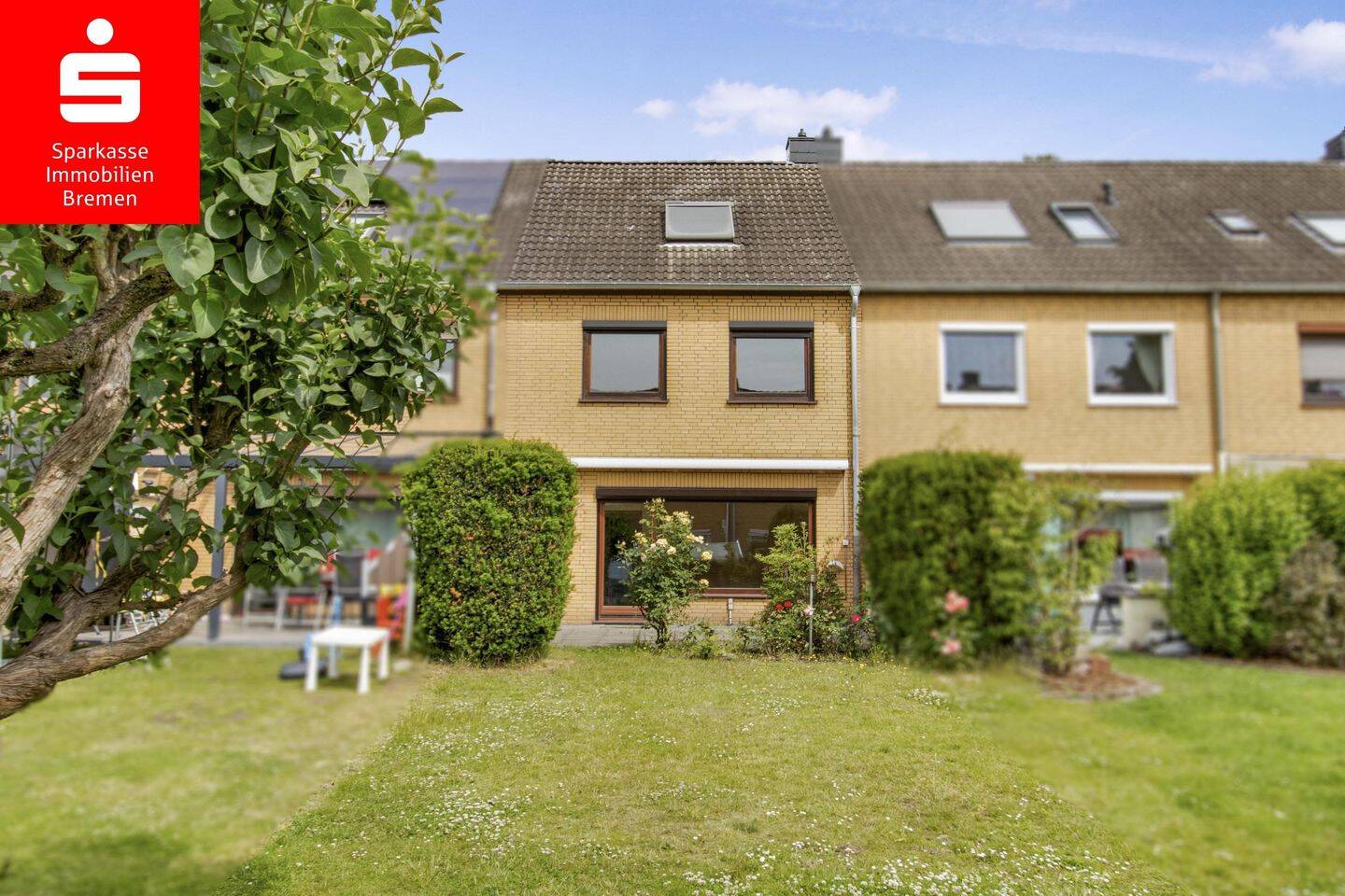 Verden-Oyten: Gepflegtes Reihenmittelhaus mit schönem Garten in ruhiger Lage, 28876 Oyten