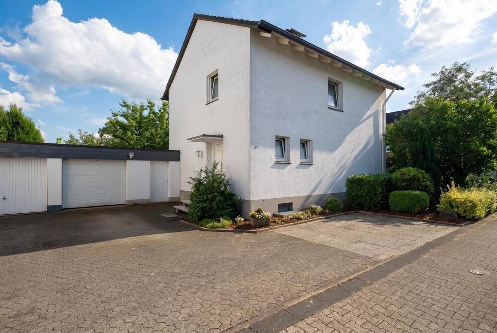 Einfamilienhaus für die Zukunft und Entwicklungspotenzial!, 33415 Verl