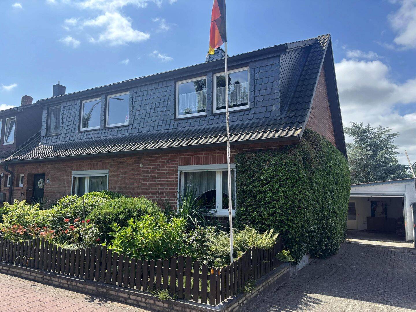 Doppelhaushälfte mit Nebengebäuden, 29439 Lüchow (Wendland)