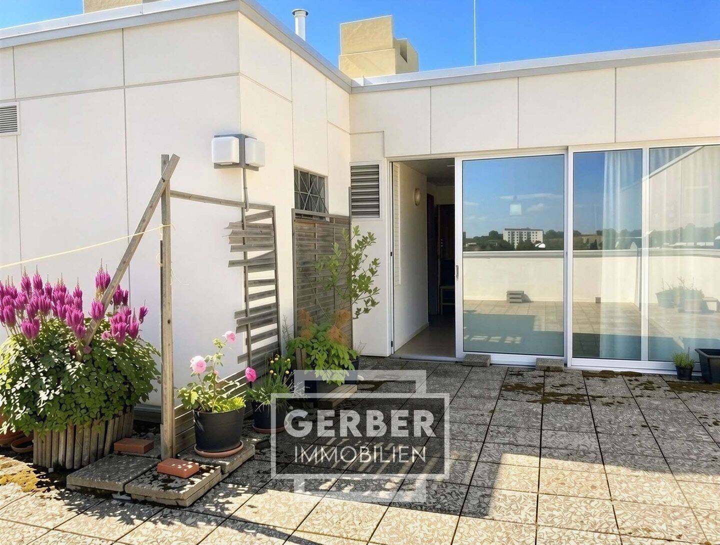 Penthouse-Rohdiamant in Hof: Aufzug & 35 m² Dachterrasse mit Traumblick, zum Selbergestalten, 95030 Hof (Epplas Innenstadt Osseck Unterkotzau Wölbattendorf)