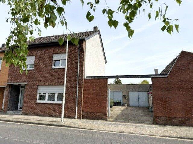 Raum für Ihre Ideen: Einfamilienhaus mit Innenhof, Garagen und Hallenflächen, 41334 Nettetal