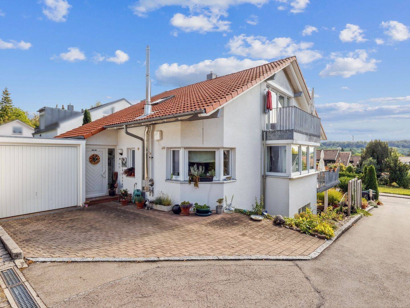 Landhaussiedlung Maichingen: Repräsentatives Einfamilienhaus mit Praxis oder Einliegerwohnung, 71069 Sindelfingen