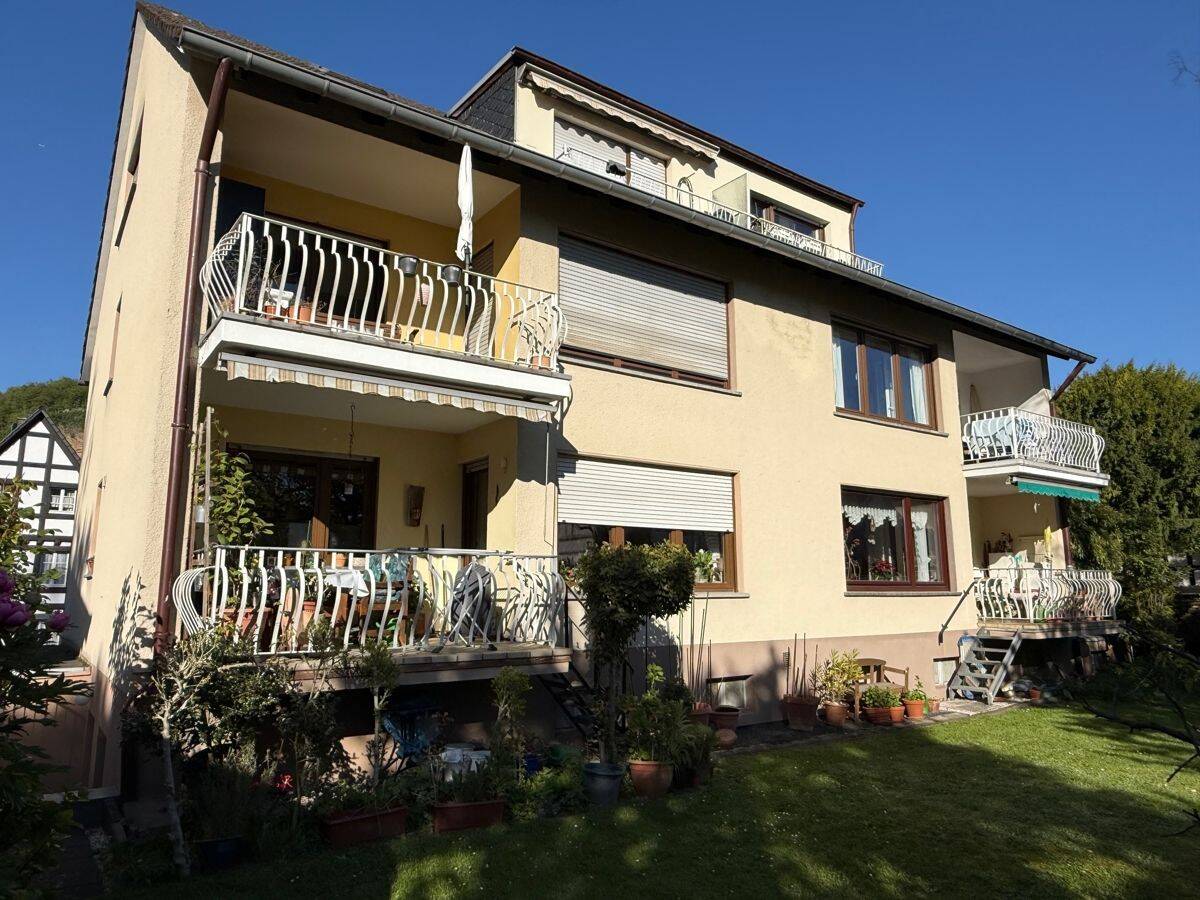 BONN OBERKASSEL 2 Zimmer-Wohnung im DG rechts zu verkaufen in toller Wohnlage mit ca. 48 m² Wfl., 53227 Bonn