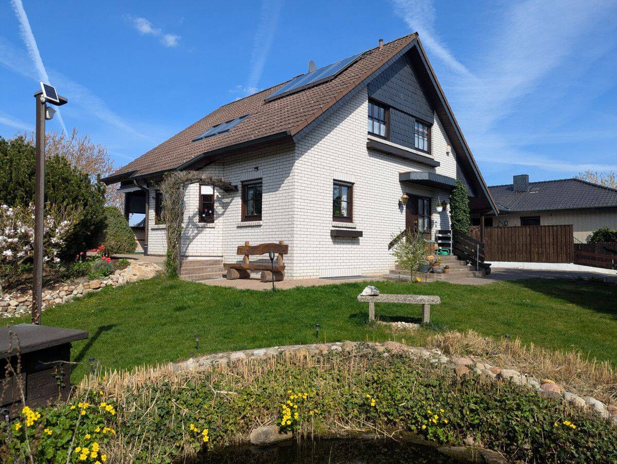 Großer Garten, Kamin, Terrasse, Garage, Carport – ideal für Familien mit Einliegerwohnung., 38461 Danndorf