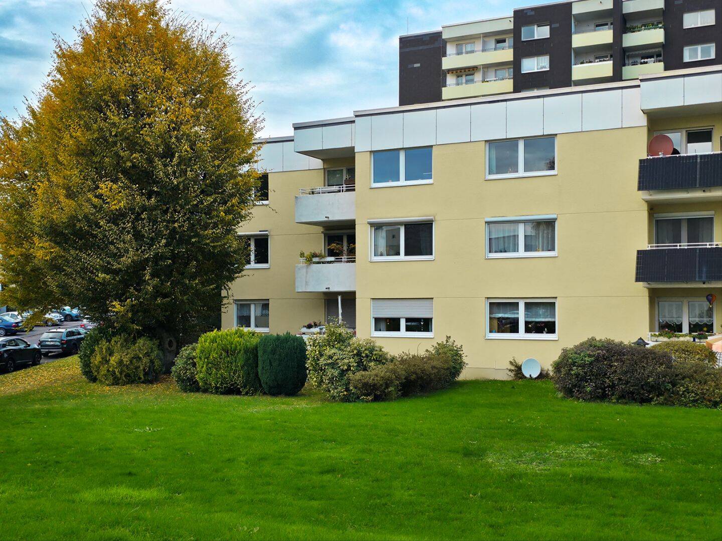 Einfach einziehen: 4 Zimmer, Balkon, Garage in Bergisch-Neukirchen, 51381 Leverkusen (Bergisch Neukirchen Lützenkirchen Quettingen)