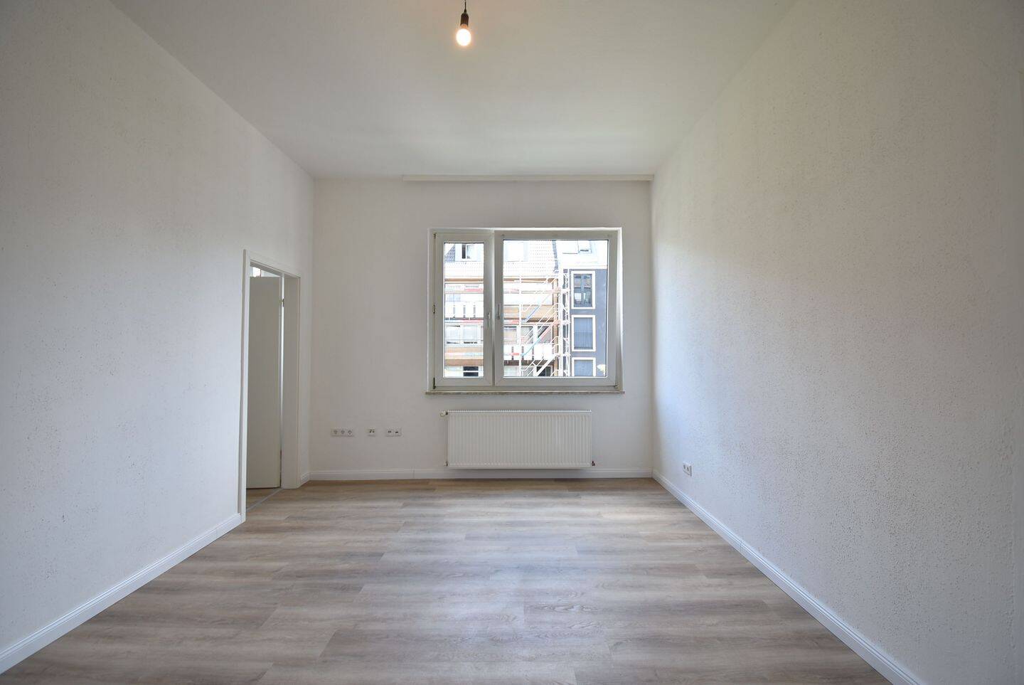 Frisch renoviert! Zentrale 2-Zi-Whg zu vermieten