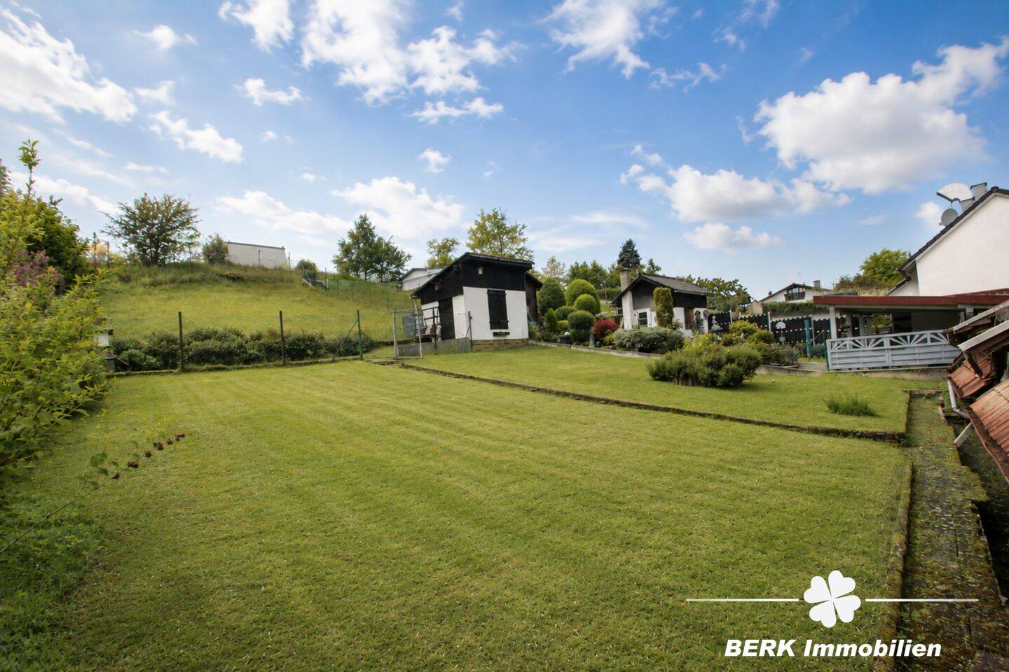 BERK Immobilien – Wohnen und Ausbauen auf einem großzügigen Grundstück mit ca. 1.283 m², 63879 Weibersbrunn