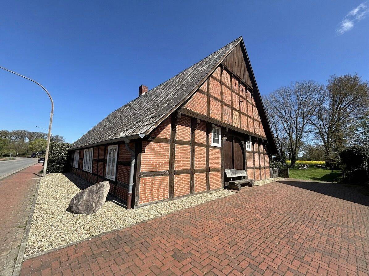 Historisches Einfamilienhaus mit großem Garten: Ihre Sanierungs-Chance, 49637 Menslage