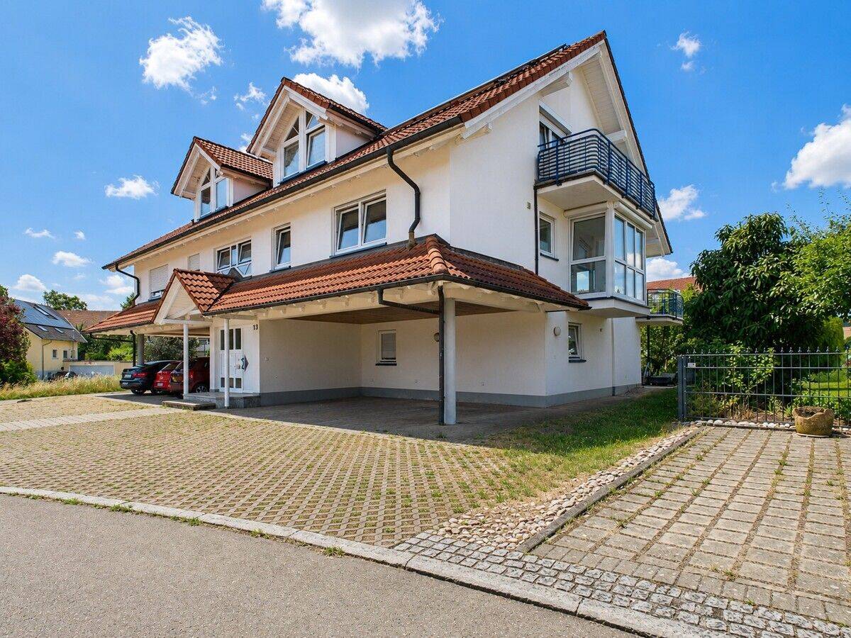 Helle 3,5-Zimmer-Wohnung mit Balkon und Carport in bevorzugter Lage in Villingendorf, 78667 Villingendorf