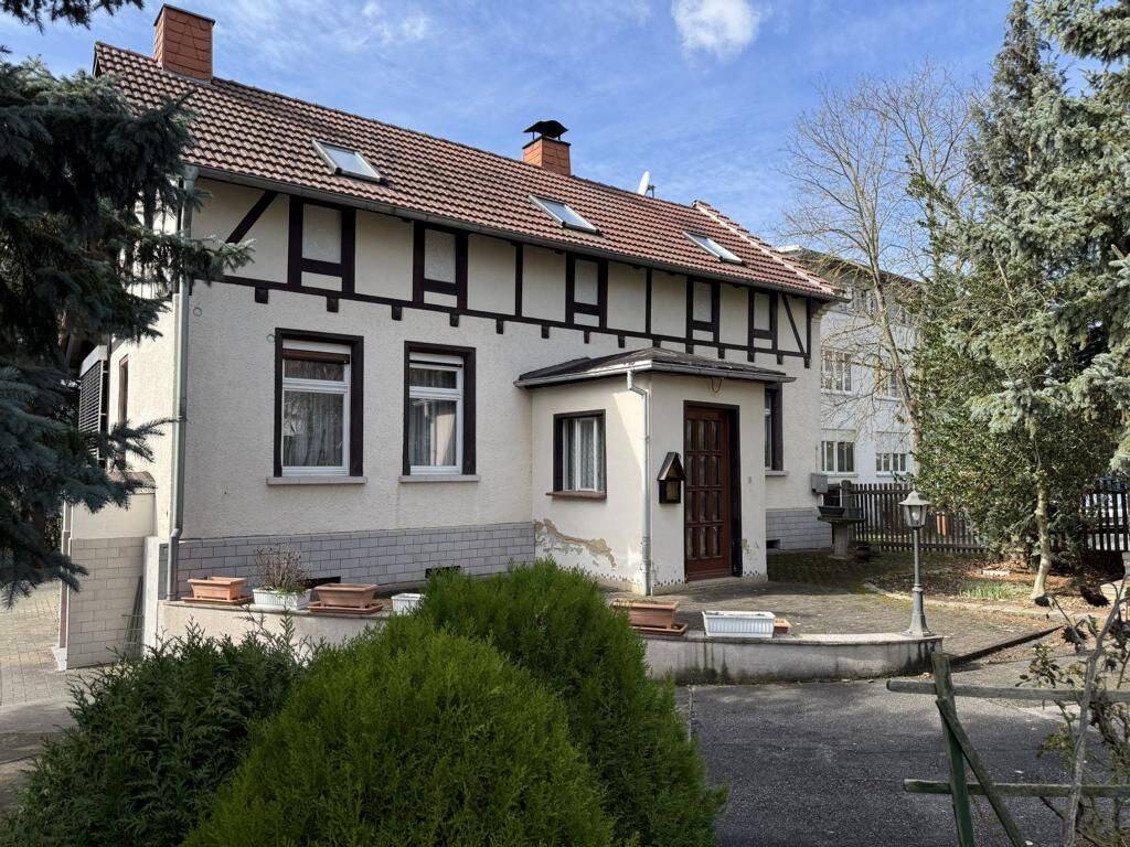 Einfamilienhaus mit separatem Baugrundstück, 7552 Gera (Bieblach-Ost Langenberg Roschütz Stublach)