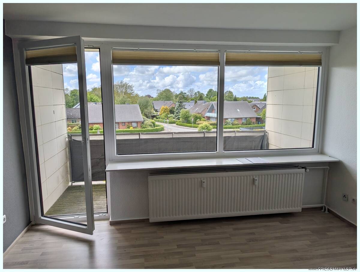 Bezugsfrei: Schöne 2 Zimmer-Wohnung im 2. OG mit sonnigem Balkon in ruhiger Sackgassenlage !, 25813 Husum