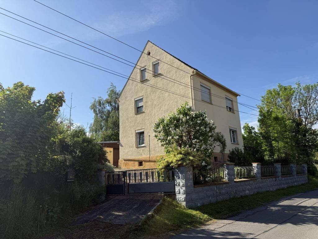 Einfamilienhaus mit 3 Garagen in Schmölln, 4626 Dobitschen