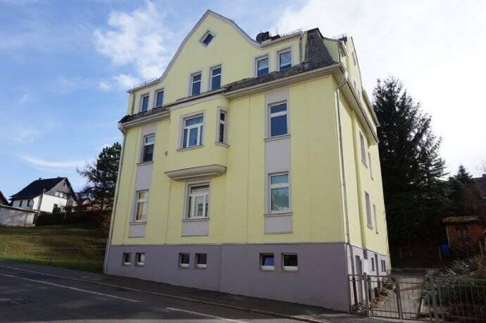 *2-Zimmer-Wohnung mit Wanne und Dusche*, 8451 Crimmitschau