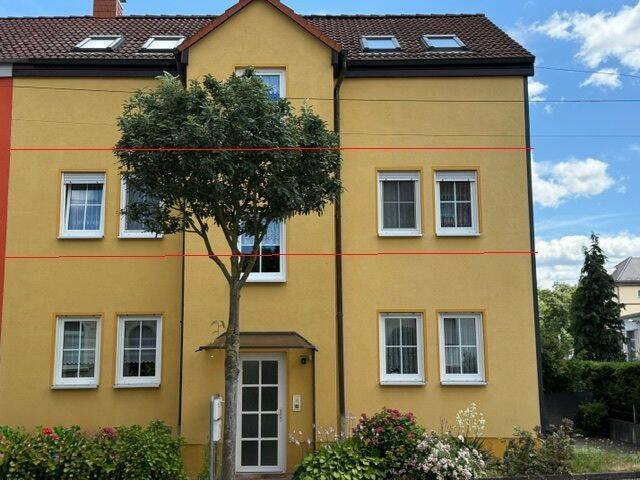 Helle Etagenwohnung mit Balkon und Ausblick ins Grüne, 7407 Rudolstadt