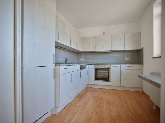 Provisionsfreie 3-Raumwohnung im 2.Obergeschoss mit Balkon und mit Einbauküche zu vermieten !!!, 4758 Cavertitz