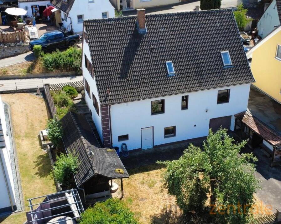 Zeitlos schön: Altbau-Charme trifft gepflegte Wohnqualität – EFH in Mitteleschenbach, 91734 Mitteleschenbach
