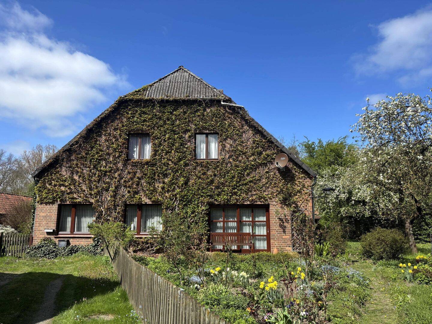 Großes Gebäudekonvolut auf parkähnlichem Grundstück, 29439 Lüchow (Wendland)