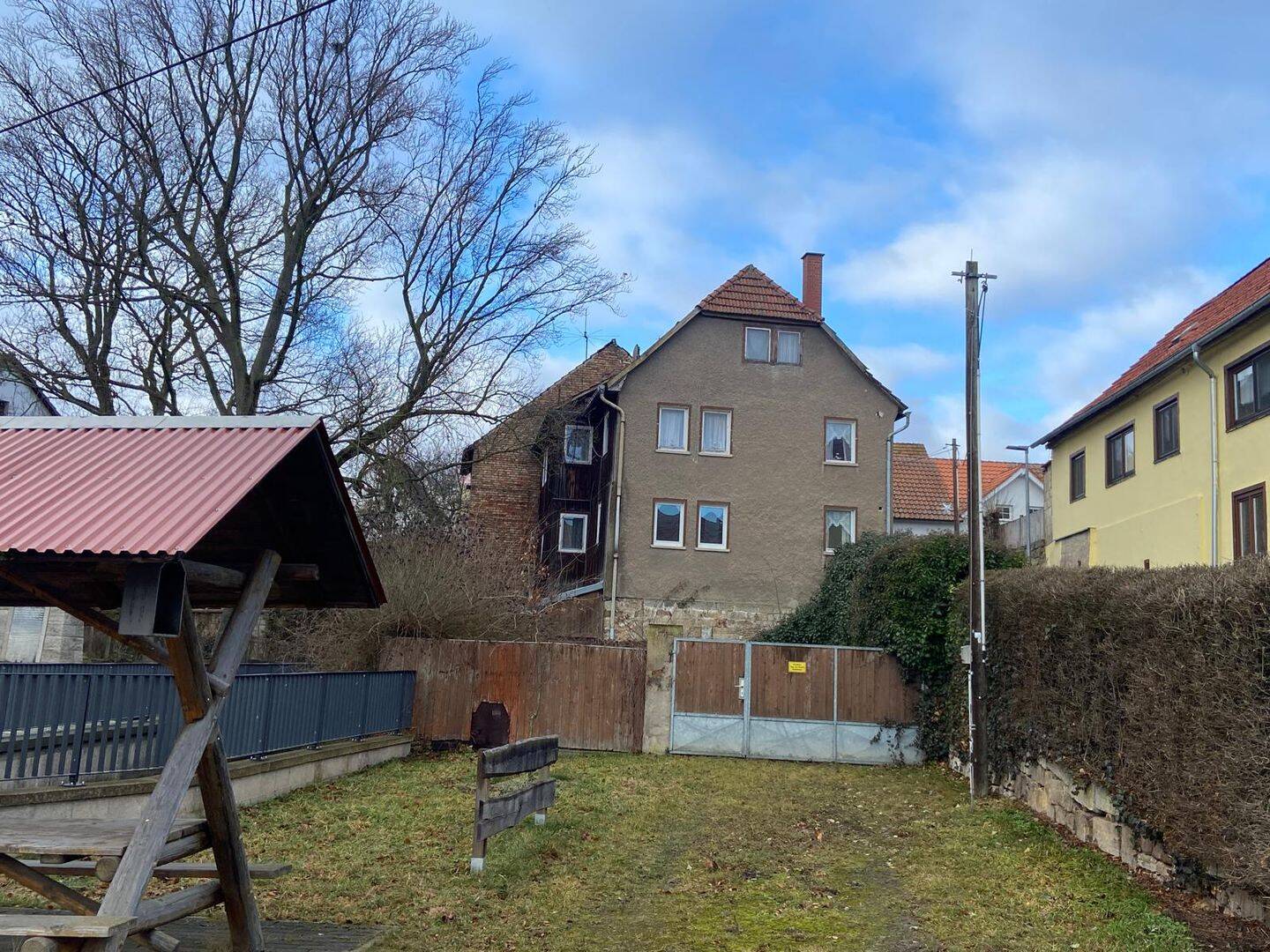 Holzhausen – großes Wohnhaus mit Potential, 387 m² Grundstück, 99334 Amt Wachsenburg