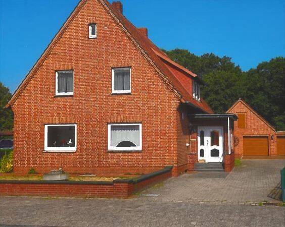 Wohnhaus mit Doppelgarage in 49406 Barnstorf, Kreis Diepholz, 49406 Barnstorf