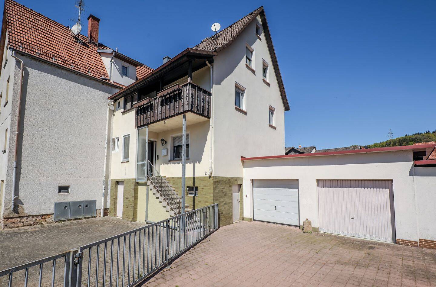 Einfamilienhaus mit Entwicklungspotenzial  – solide Substanz mit Garage, 63869 Heigenbrücken