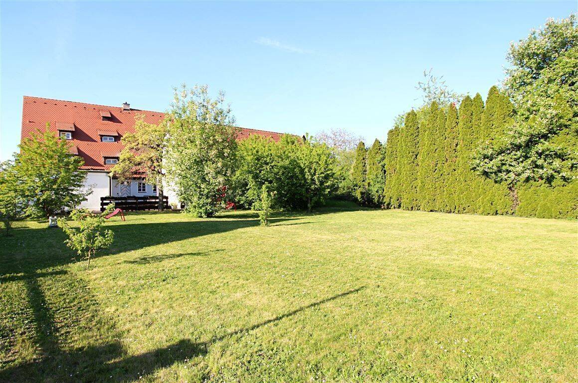 Leerstehendes Wohn- und Geschäftshaus mit großem Potenzial in Nürnberg-Buch, 90427 Nürnberg