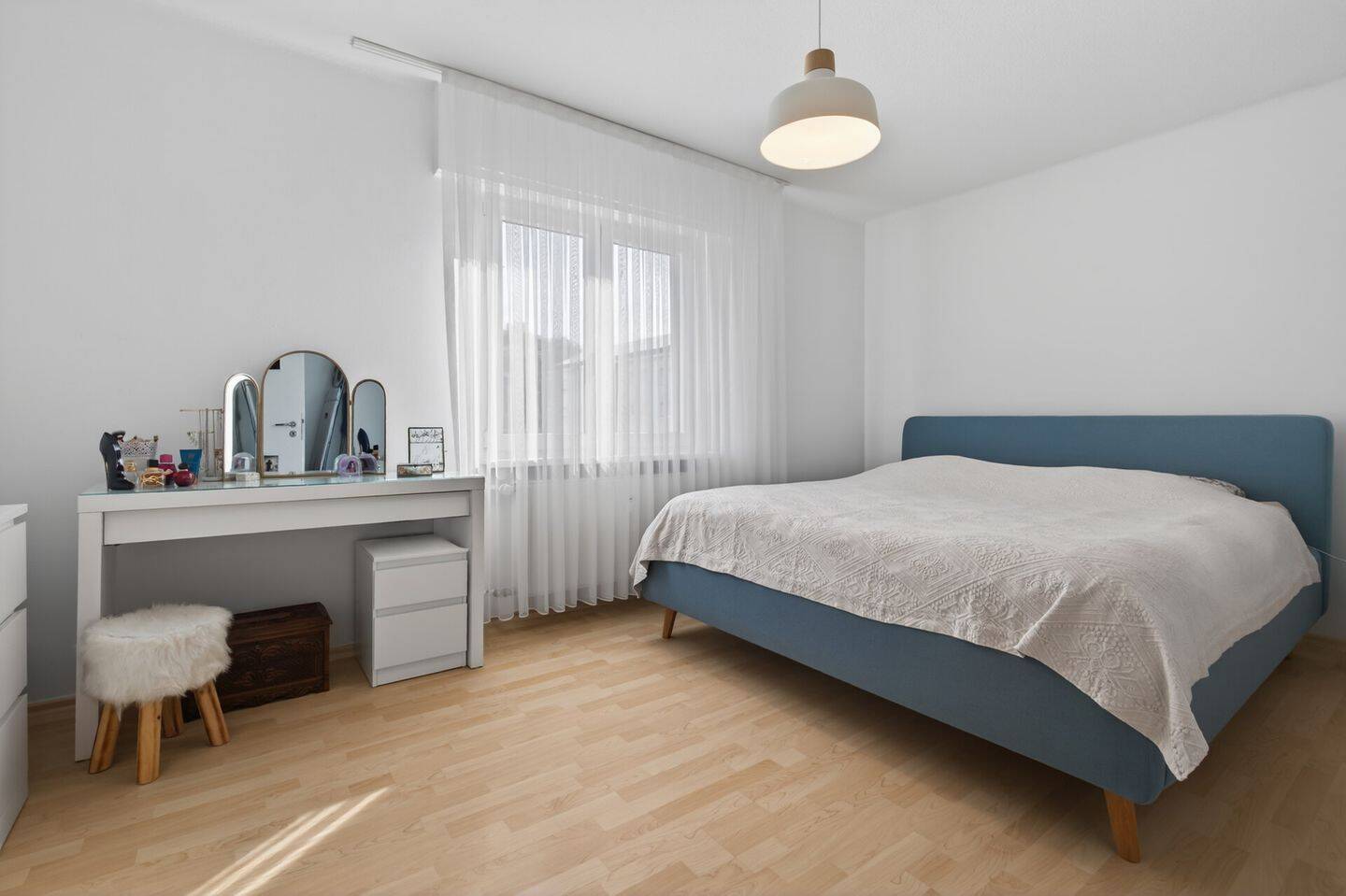 Zwei Balkone, ein Zuhause – moderne 2-Zimmer-Wohnung, 76532 Baden-Baden