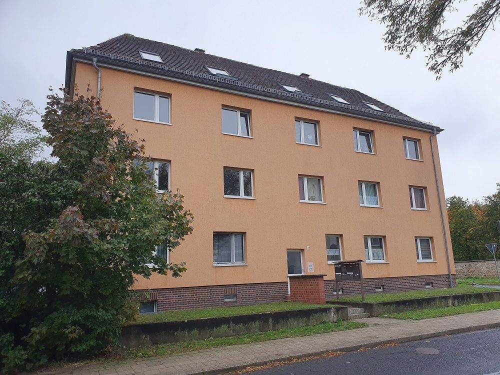 Charmante 2-Raumwohnung mit Tageslichtbad im Dachgeschoß zu vermieten!, 6217 Merseburg