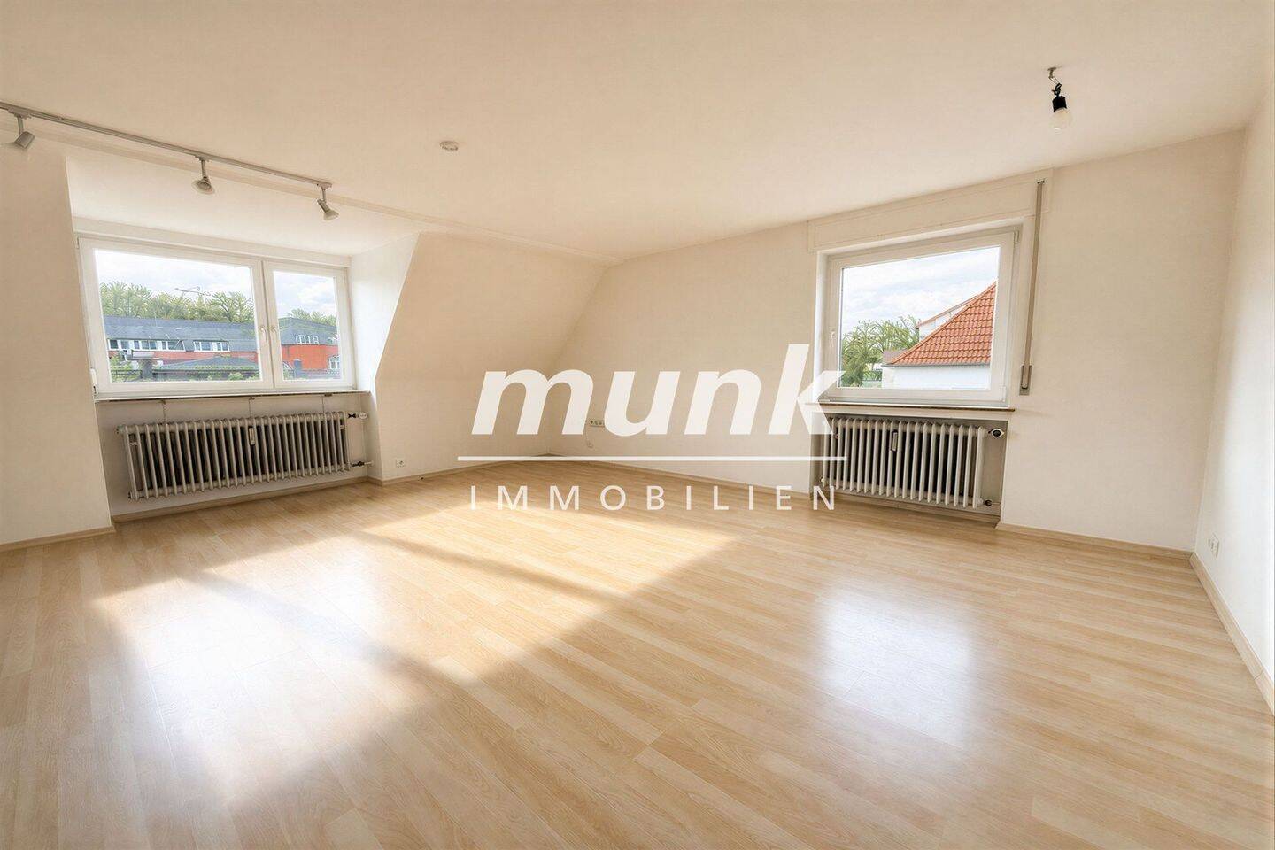 Wohnen mit Münsterblick – 3-Zimmer-Dachgeschosswohnung in ruhiger Wohnlage, 89077 Ulm (Söflingen Weststadt)