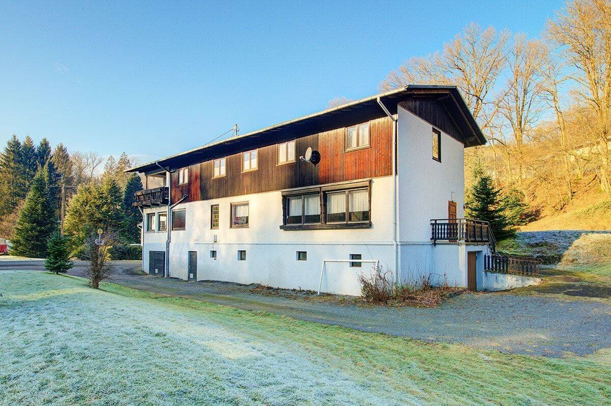 Geräumiges Landhaus in herrlicher Naturlage von Birken-Honigsessen im schönen „Mühlenthal“, 57587 Birken-Honigsessen
