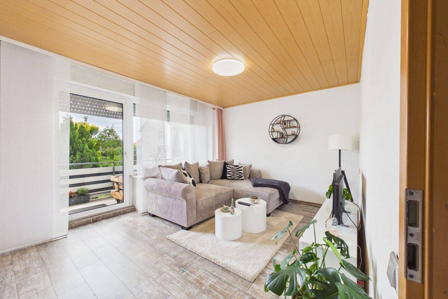 Ruhig wohnen: 4-Zimmer-Wohnung mit Balkon, Garage und Stellplatz in Oelde-Stromberg, 59302 Oelde