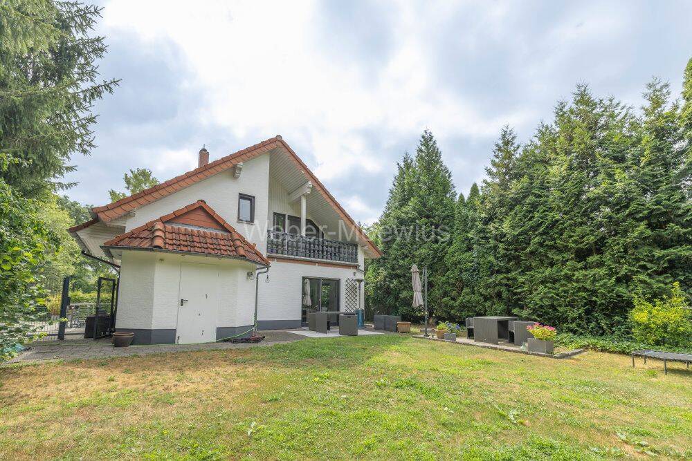 Freistehendes Einfamilienhaus mit ELW, großem Garten und Garage, 51503 Rösrath