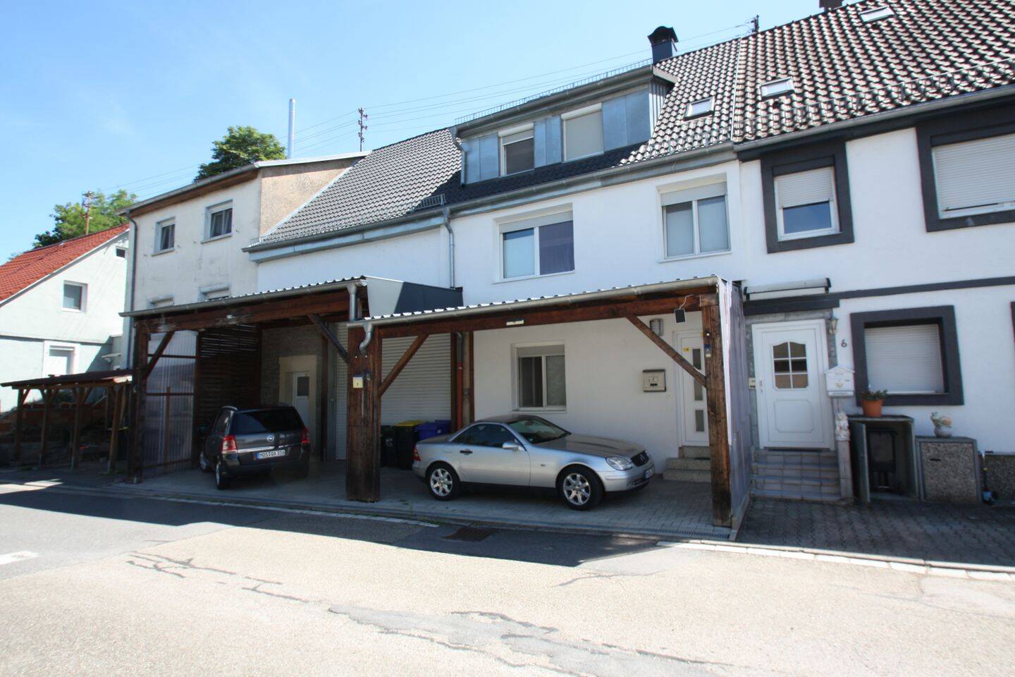 Saniertes Reihenmittelhaus mit Scheune und Garten, 74842 Billigheim