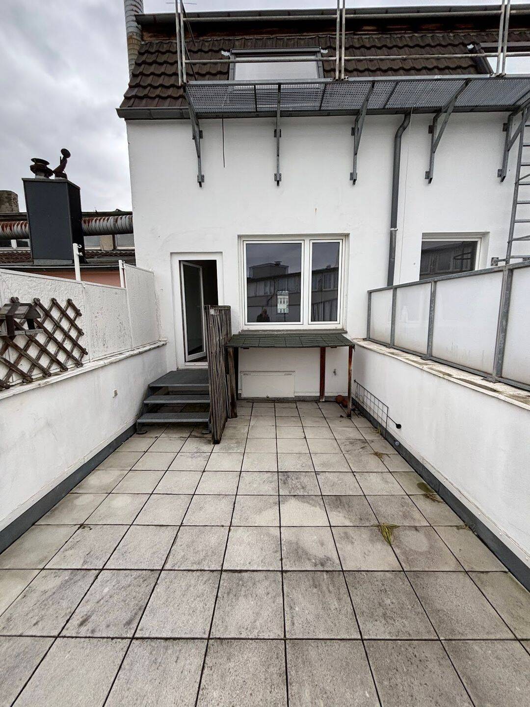 Traumwohnung mit Ausblick und großer Dachterrasse mitten in Düsseldorf, 40215 Düsseldorf (Friedrichstadt)