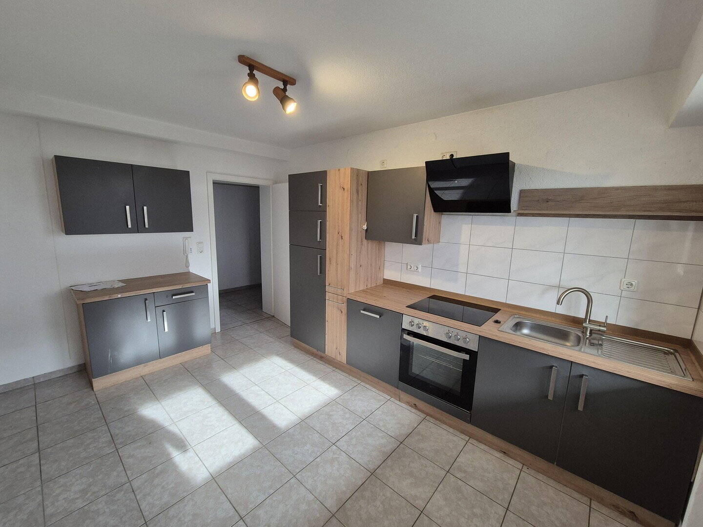 Sehr schön geschnittene 3,5-Zimmer-Erdgeschosswohnung in Sinntal., 36391 Sinntal